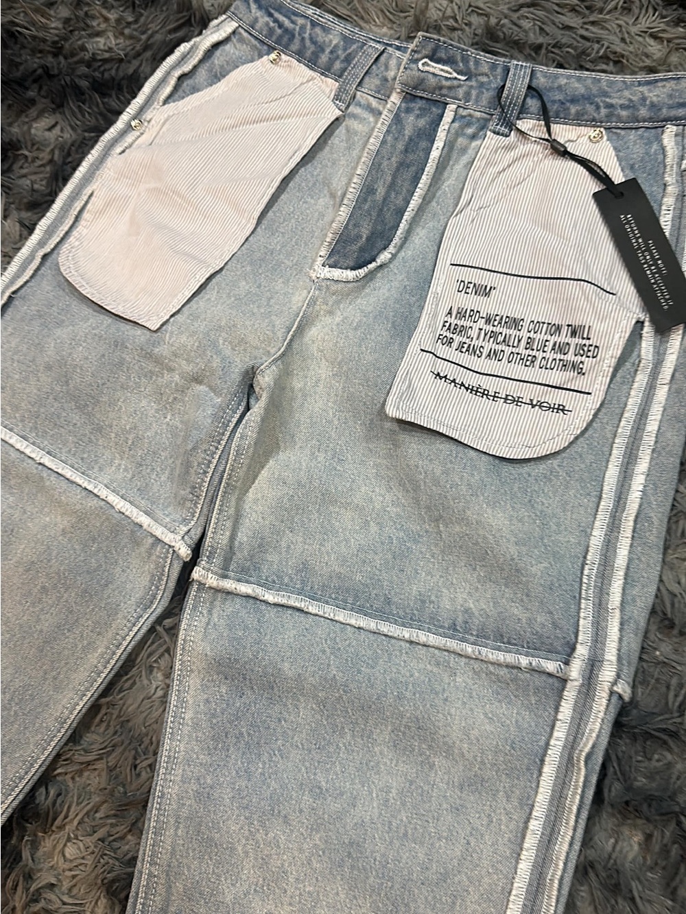 Maniere De Voir Light Wash Patchwork Denim Jeans with Contrast Pockets - Picture 2 of 10